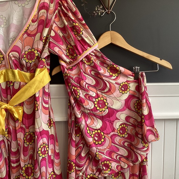 Women's Flower Power Hippie 60's Costume - Picture 5 of 7